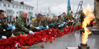 В Нурлате в День Победы начался с возложения цветов к памятнику воину-освободителю и на могилы Героев - Нурлатский район