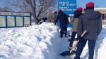 Нурлатские школьники провели патриотический субботник у памятников воинам-землякам